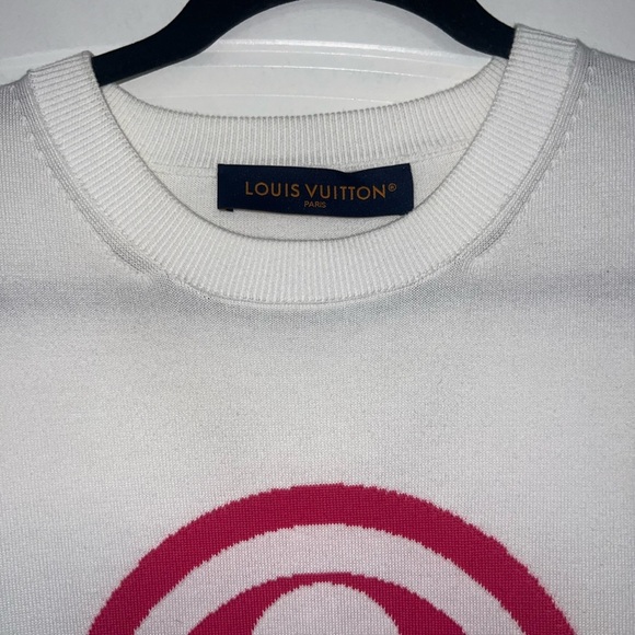 Louis Vuitton Men’s White T-Shirt with Pink Logo - Picture 4 of 6